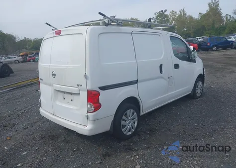 2015 Nissan Nv200 Sv z USA, uszkodzony, nr VIN 3N6CM0KN3FK695521